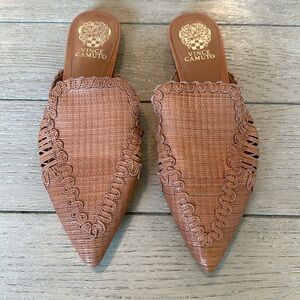 BRAND NEW: Vince Camuto Slip On Sandals